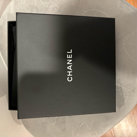 Authentic Small Leather Wallet - Picture 9 of 13